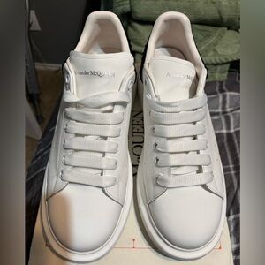 alexander McQueen dress shoe